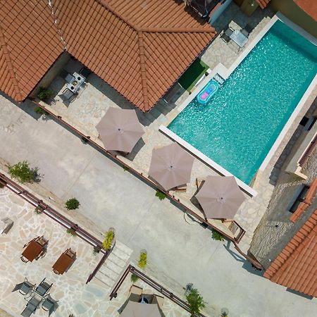 Draganigo Luxury Stone Houses 40 Min From Matala Ano Moulia Bagian luar foto