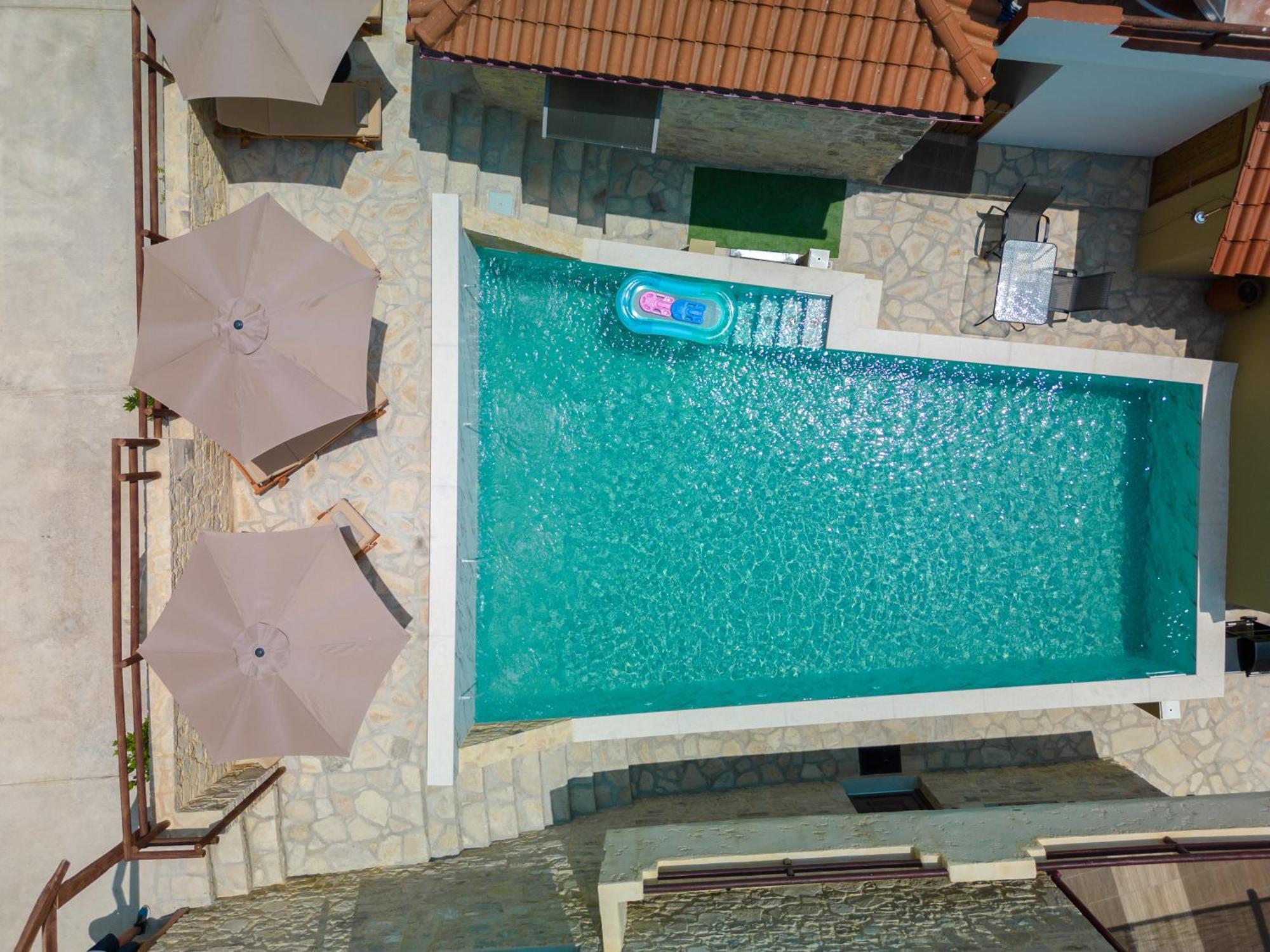 Draganigo Luxury Stone Houses 40 Min From Matala Ano Moulia Bagian luar foto