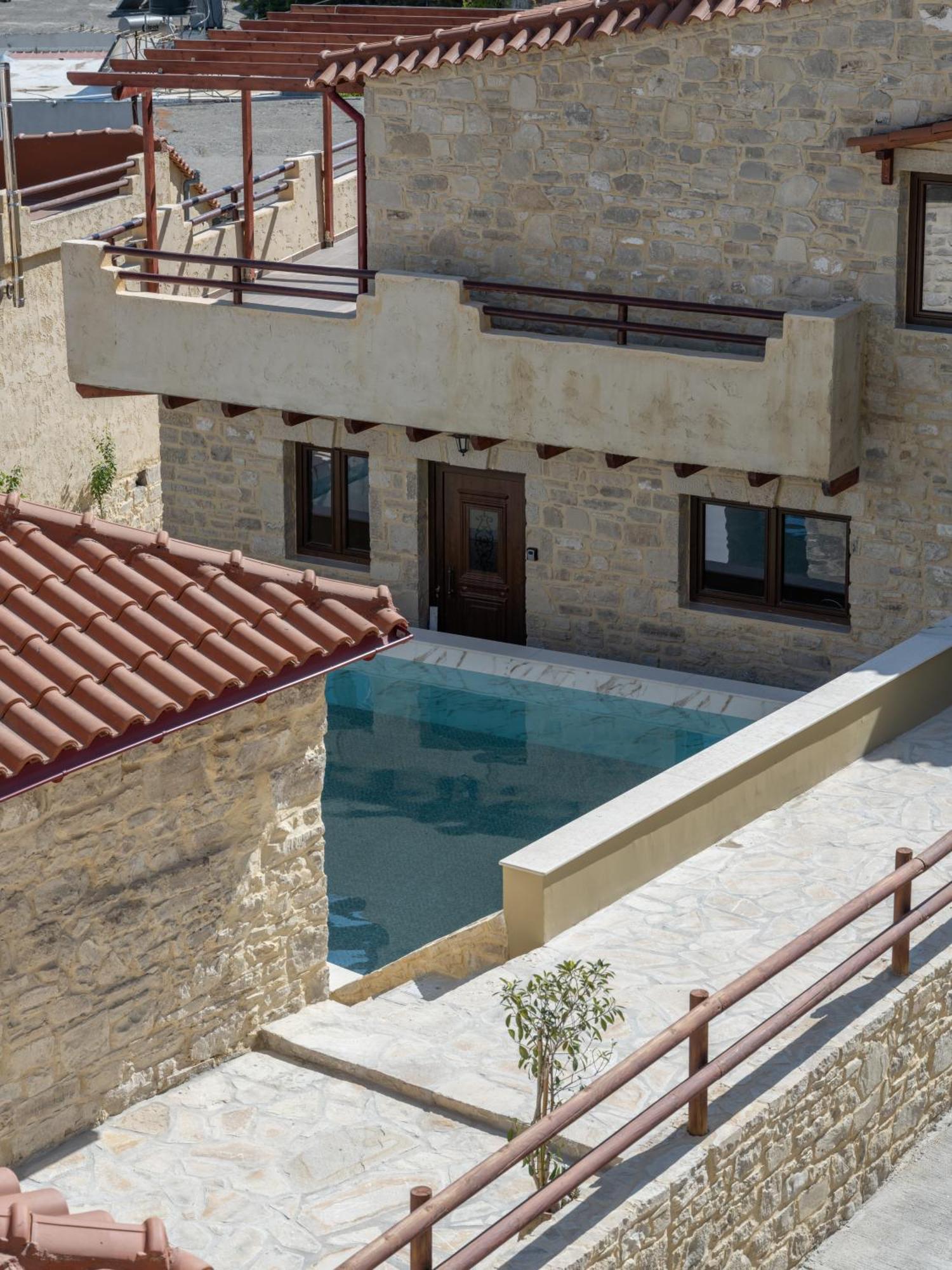 Draganigo Luxury Stone Houses 40 Min From Matala Ano Moulia Bagian luar foto